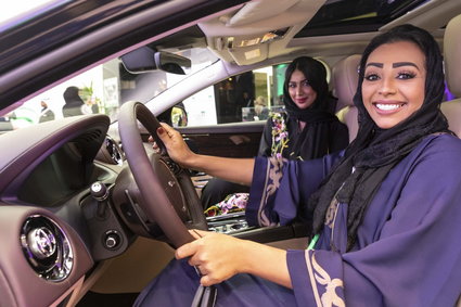 Arabia Saudyjska zaczęła wydawać prawa jazdy kobietom