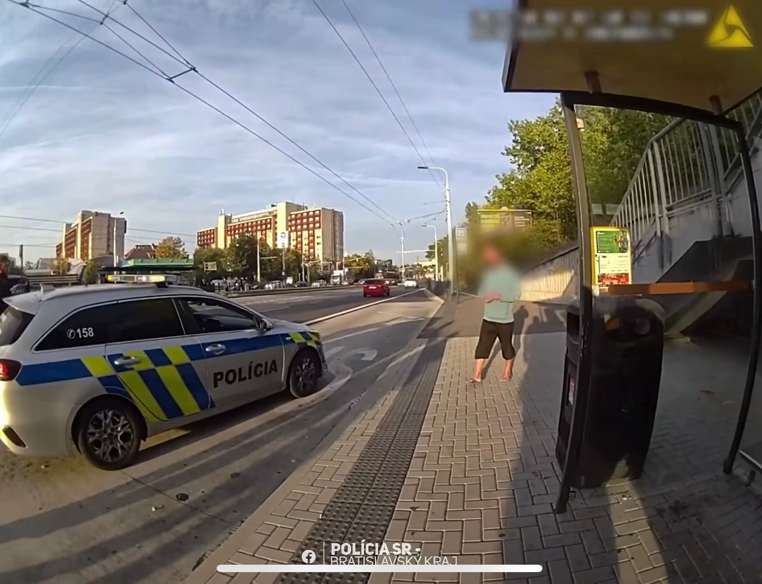 Muža, ktorý sa v Bratislave vyhrážal nožom študentom, vzali do väzby.