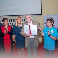 Életműdíjat kapott az ismert magyar orvos