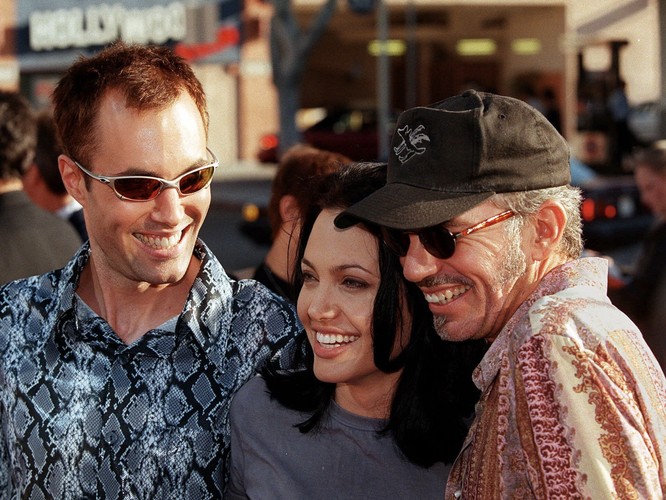 Angelina Jolie (tu z byłym mężem) i jej brat James Haven