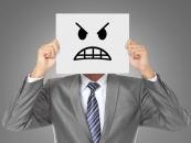 Każdy czasem ma dość swojej pracy – jeżeli ciągle piętrzą się trudne projekty, mnożą przeszkody utrudniające codzienne wykonywanie obowiązków – po prostu mamy dość. – Pamiętajmy jednak, że raczej mało prawdopodobne jest to, że tylko przed nami piętrzą się trudności. Każdy musi się zmierzyć ze swoimi własnymi frustracjami, a wysłuchiwanie o problemach innych nie sprawia, że własne stają się mniej dokuczliwe – mówi Przedstawiciel GoWork.pl. Jeżeli rzeczywiście codzienność w firmie jest nie do zniesienia, może najwyższy czas na zmianę? Zawsze lepiej zastanowić się, czy jesteśmy we właściwym miejscu, dobrym dla naszej kariery – jeśli tak, lepiej  gdy zorientujemy się zanim zrobi to nasz szef.