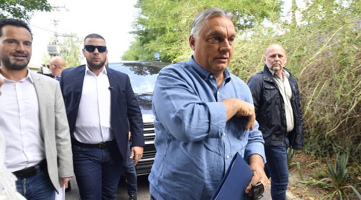 Így érkezik meg a fidesz vezérkara és értelmisége Kötcsére / Fotó: MTI Máthé Zoltán 