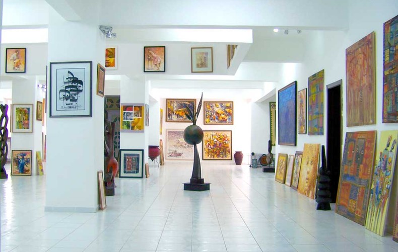 Nike's art gallery {art lover's guide}