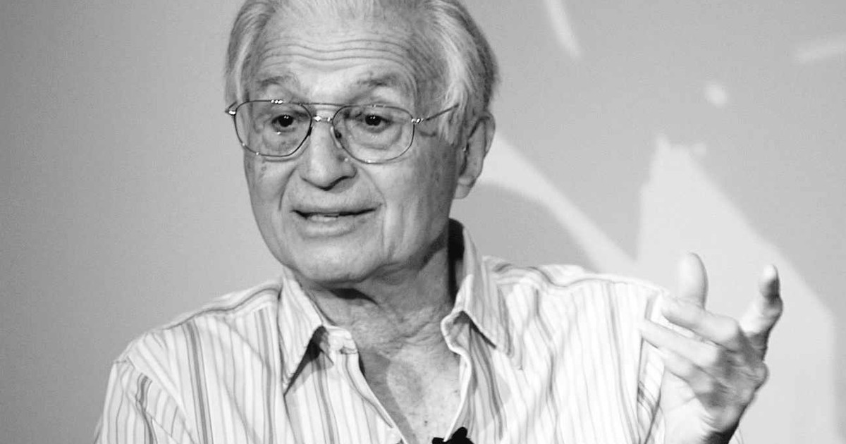 Victor J. Kamper nie żyje. Operator