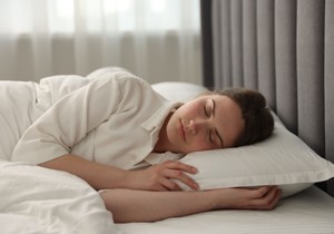 Zašto se pojavljuju žute fleke na jastuku i kako ih se osloboditi