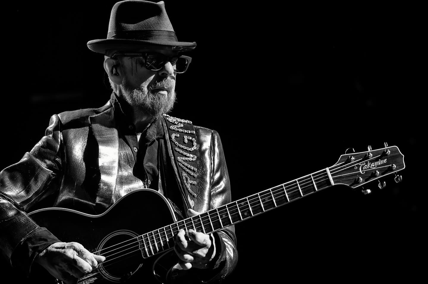 Gitarista, skladateľ a producent Dave Stewart.