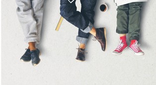 Młodsze pokolenia nie doświadczyły upadku wielkich firm. Nie znają drapieżnego oblicza wolnego rynku [WYWIAD]