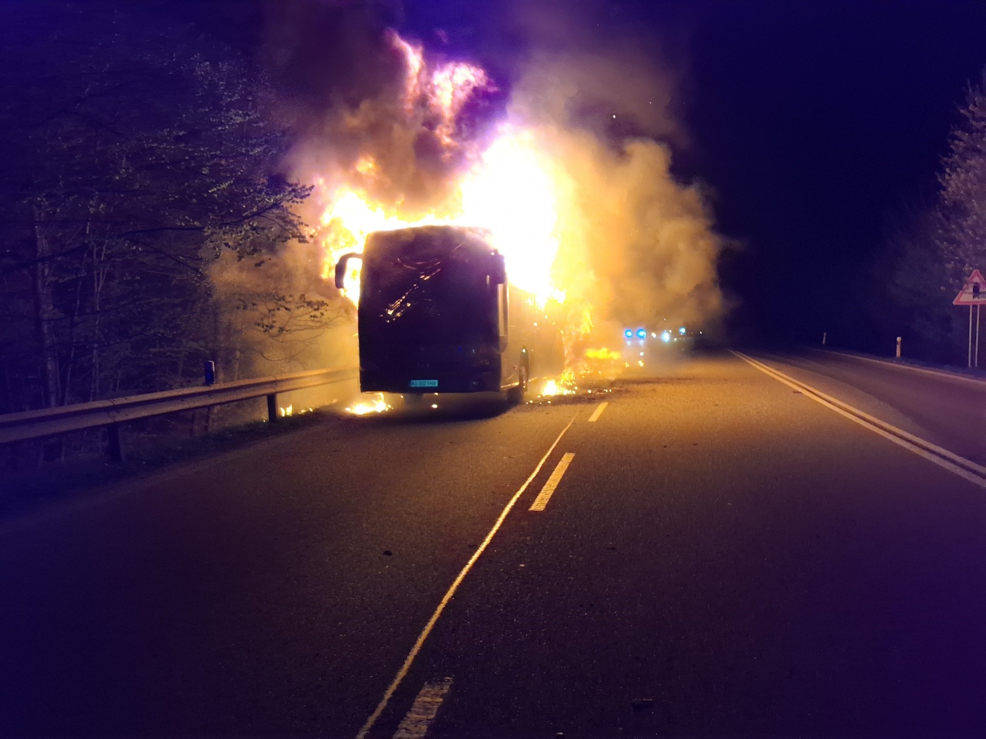Požiar autobusu v úseku horského priechodu Dargov.