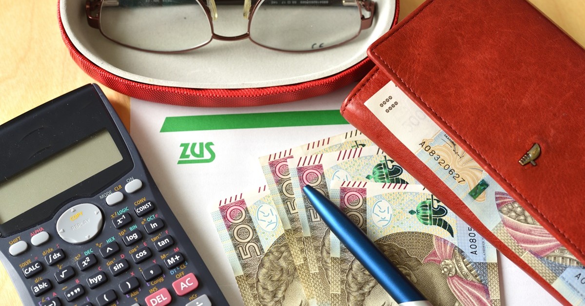 Увеличится ли пенсия вдовам с сентября? Заплатит ли ZUS больше 5900 злотых?