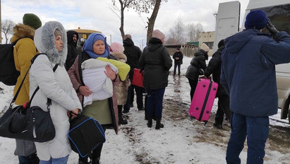 A nőket és a gyerekeket evakuálják Kijev környékéről