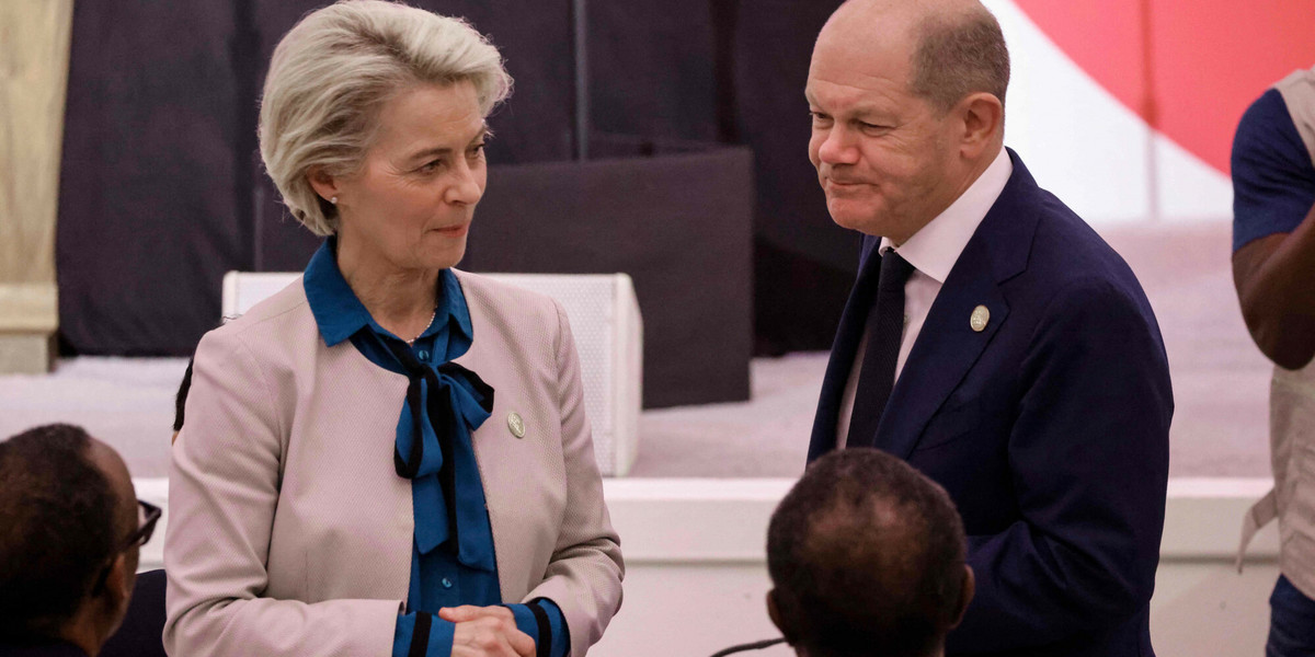 Przewodnicząca Komisji Europejskiej Ursula von der Leyen i kanclerz Niemiec Olaf Scholz.