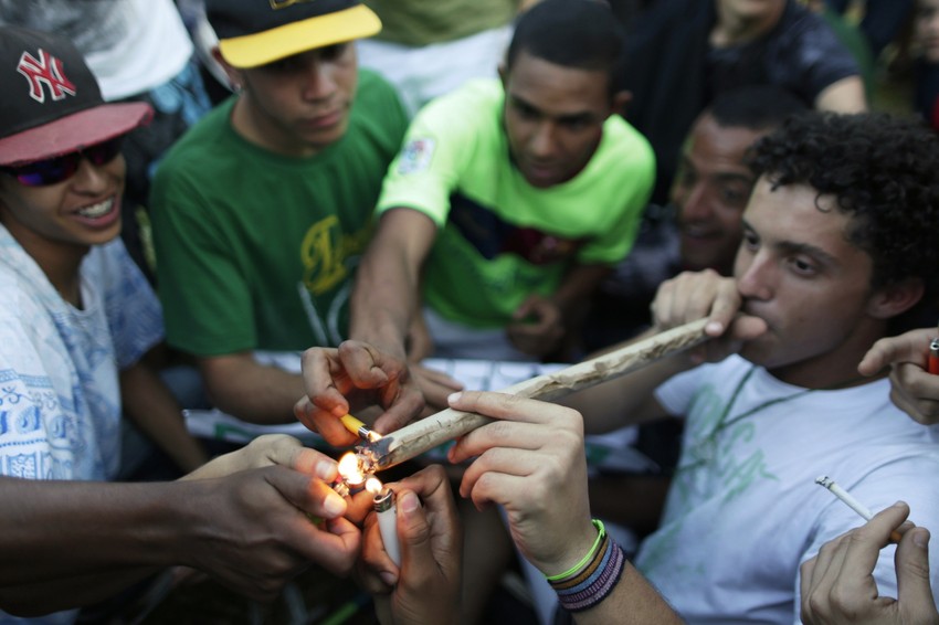 Sve više mladih konzumiraju marihuanu FOTO: Reuters