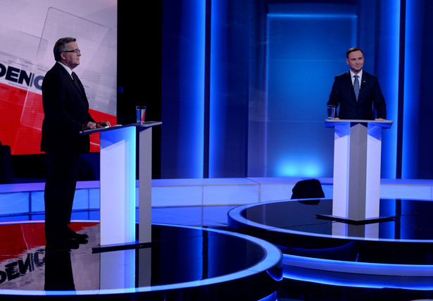 Debata pomogła prezydentowi. Komorowski na prowadzeniu. NOWY SONDAŻ