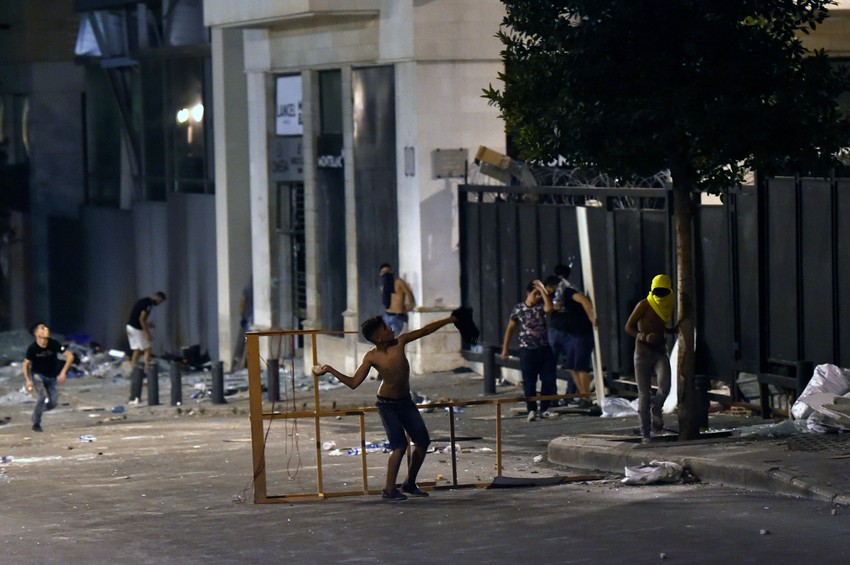 Nasilni protesti u Bejrutu nekon eksplozije 