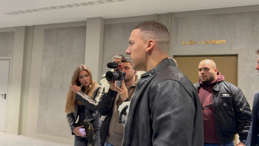 Baka Prase sa devojkom Milenom