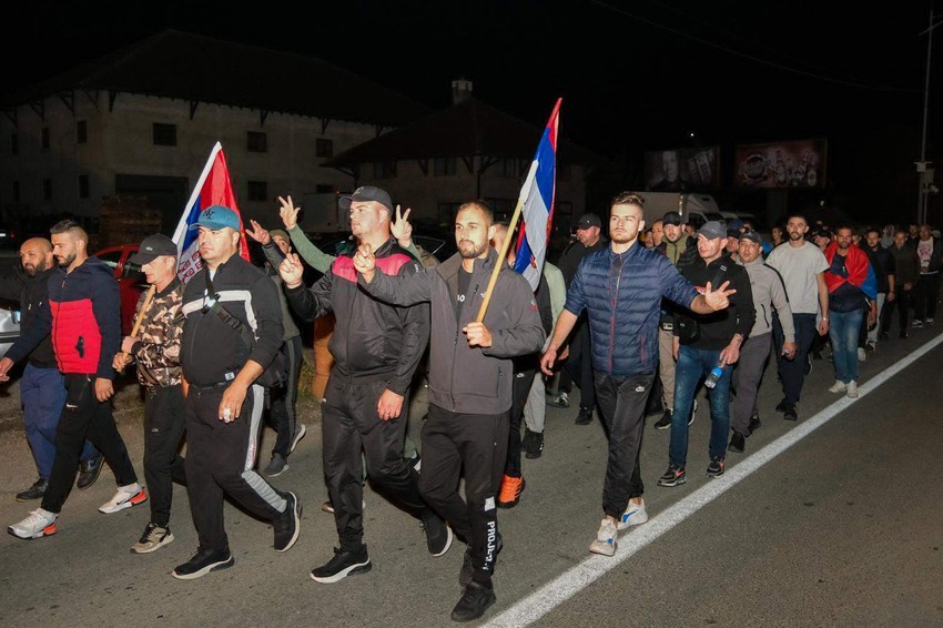 Darko Glišić dočekao Srbe sa KiM u Ljigu