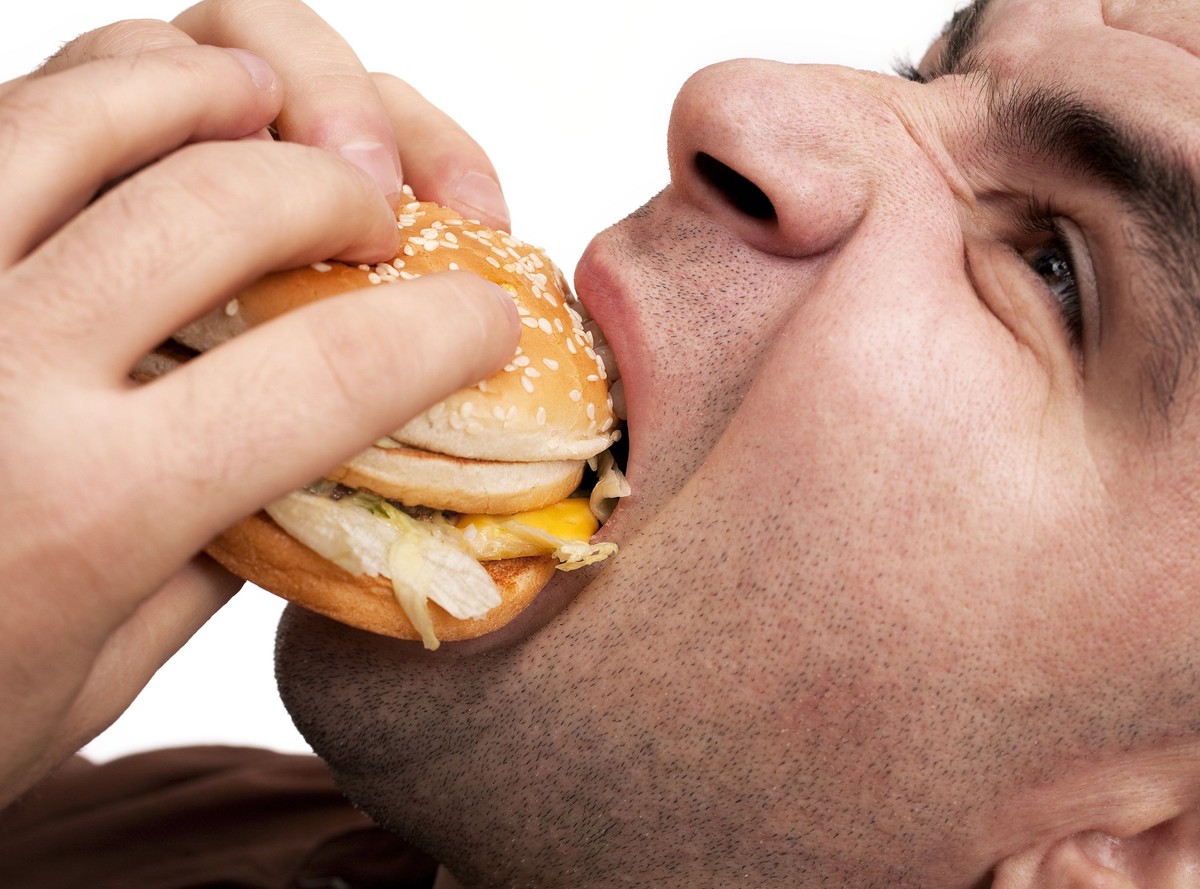 hamburger fast food dieta mężczyzna