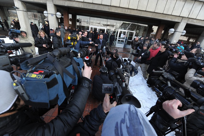 Advokat Tatonovih daje izjavu nakon izricanja presude