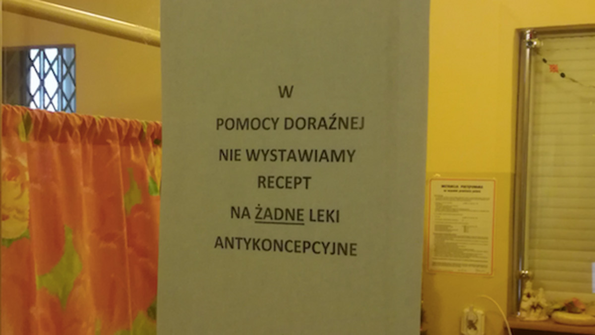 Przedstawicielki koalicji "Tak", czyli ruchów miejskich, Stowarzyszenia Łódzkie Dziewuchy Dziewuchom oraz Inicjatywy Polskiej domagają się kontroli NFZ w podległych mu placówkach. Wszystko po tym, jak w zeszłym tygodniu opisaliśmy sprawę punktu nocnej pomocy zdrowotnej, na drzwiach którego wisiała kartka, że w tym miejscu nie są wypisywane żadne środki antykoncepcyjne. Sprawę nagłośniła pacjentka, która pilnie potrzebowała recepty na antykoncepcję awaryjną.