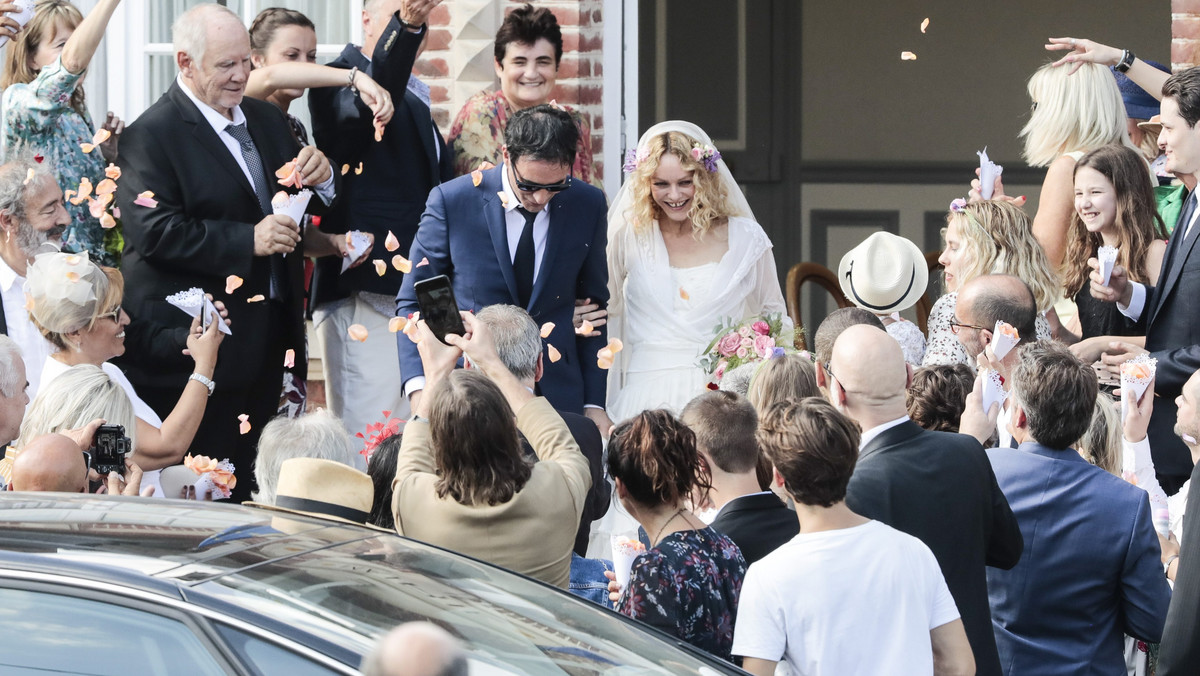 Aktorka i piosenkarka, Vanessa Paradis, wybiła sobie Johnny'ego Deppa na dobre z głowy. Wg francuskich mediów Paradis wyszła za mąż za reżysera Samuela Benchetrita.