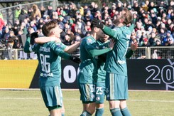 Legia liczy, że Raków straci punkty w Szczecinie. Klasyk w Zabrzu