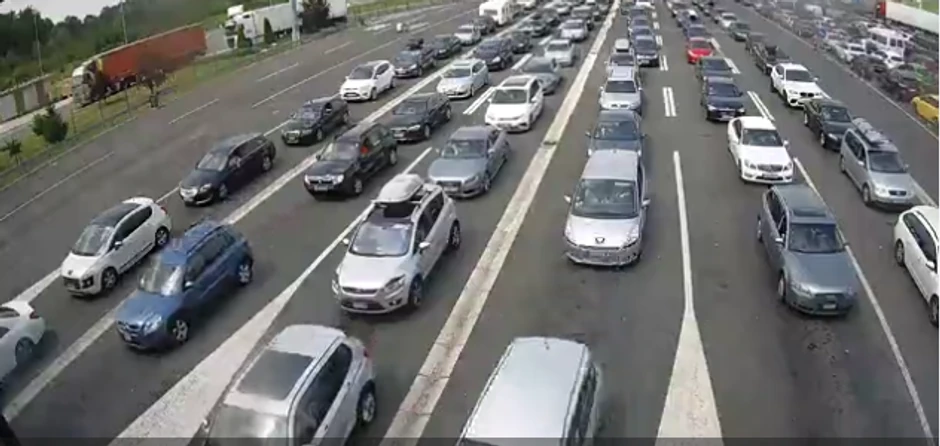 Na Batrovcima se čeka oko sat vremena, ali to je informacija samo za prelaz sa naše strene