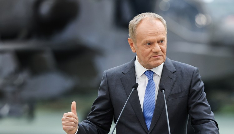 Prawie sto Apache'y w polskich rękach. Donald Tusk potwierdza