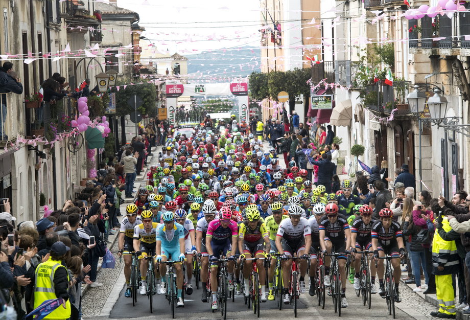 For three weeks the peloton will visit many beautiful Italian towns. And completely take over the roads.