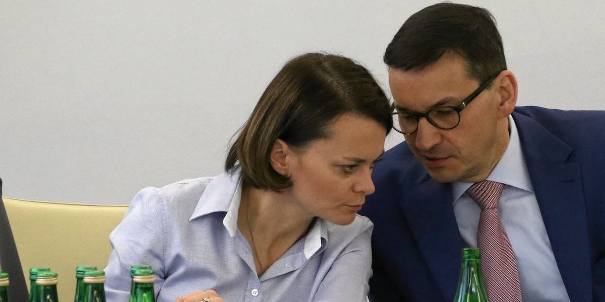 Na zdjęciu: minister przedsiębiorczości Jadwiga Emilewicz i premier Mateusz Morawiecki