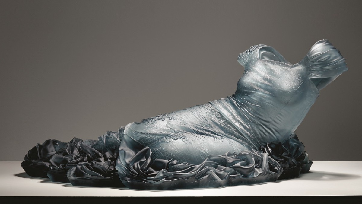 Karen LaMonte, Reclining Nocturne, Glasstress 2019