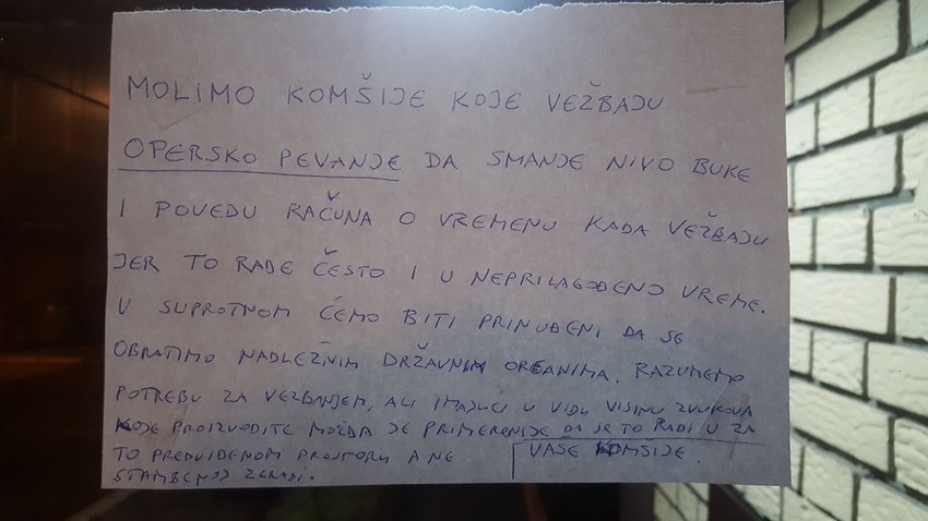 Ne voli svako raspevane komšije