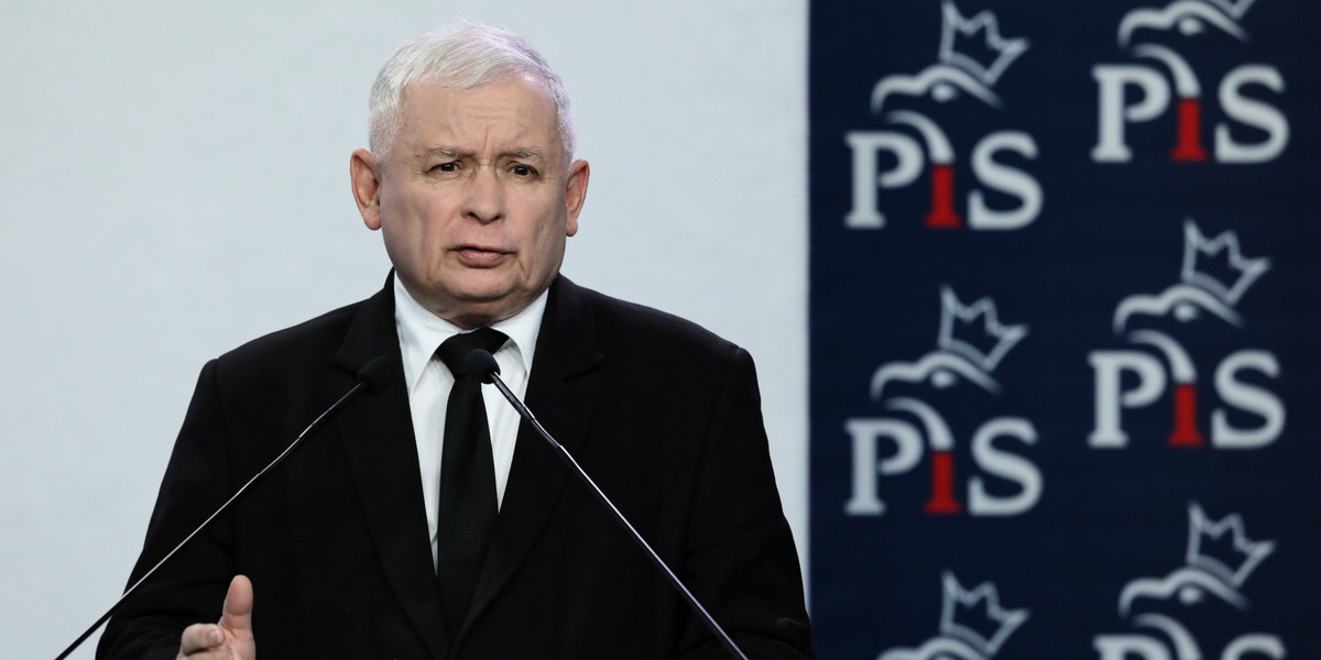 Jeżeli uzyskujemy możliwości, staramy się pomóc różnym grupom społecznym - powiedział prezes PiS Jarosław Kaczyński pytany o propozycję dodatku 500 plus dla niepełnosprawnych.