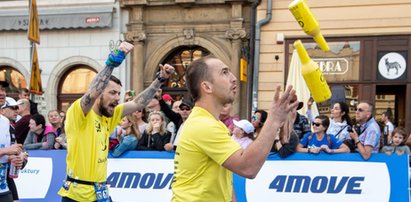 Pokonuje maratony żonglując