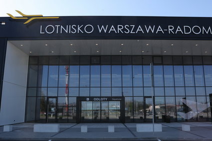 Cięcie lotów z Radomia. Największe polskie biuro podróży zabiera głos [TYLKO U NAS]