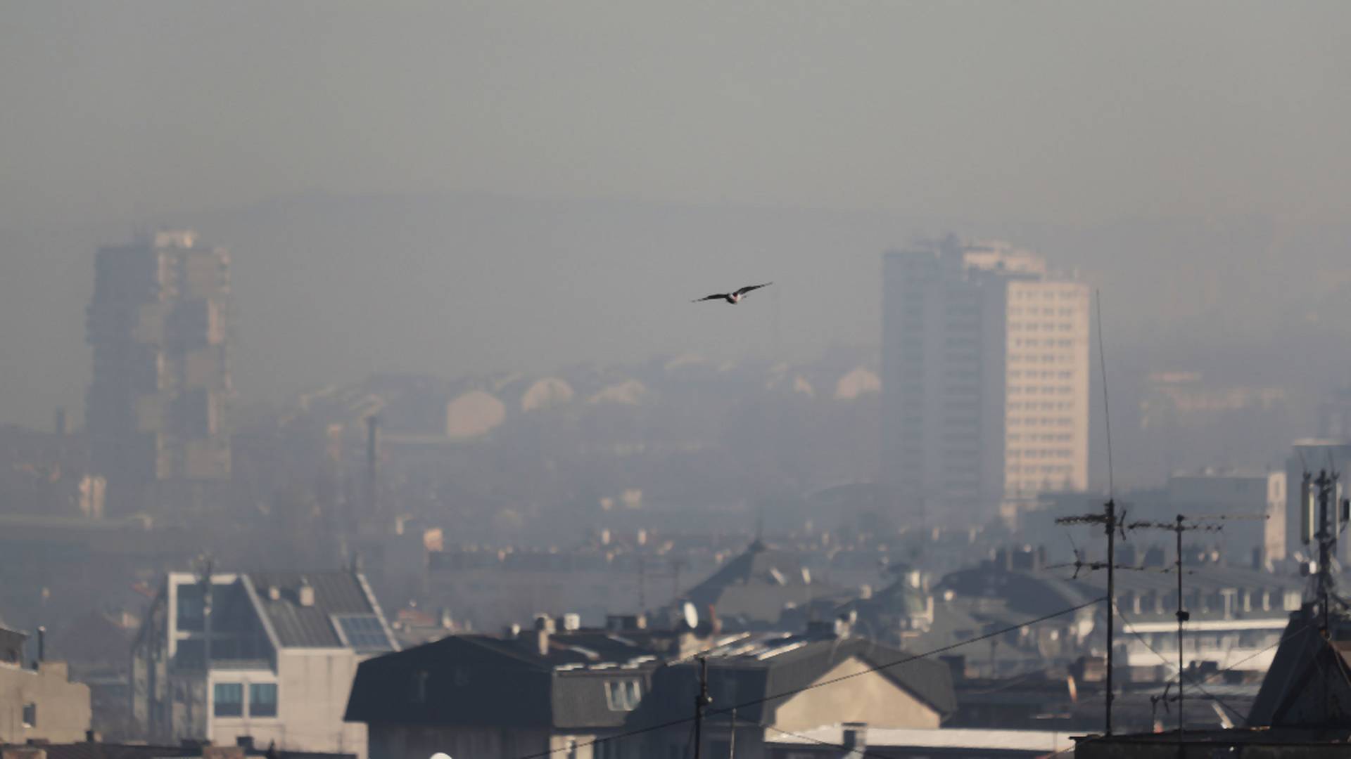 Dok se gušimo u smogu i zagađenju država snizila kriterijum za merenje kvaliteta vazduha u Srbiji