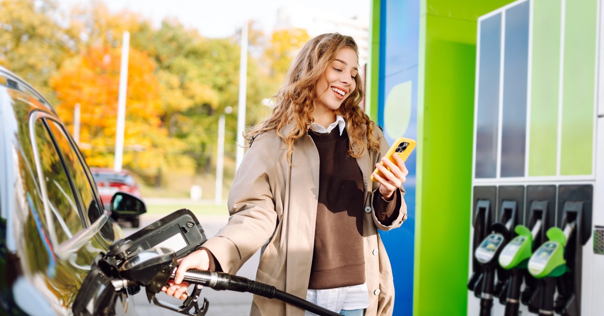 Ceny ropy znów rosną po decyzji OPEC+. Paliwa w Polsce pozostaną stabilne?