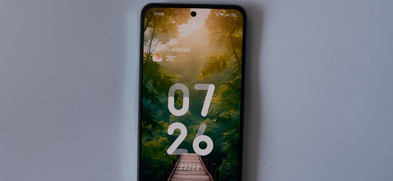 Jakość za rozsądną cenę. Recenzja Realme 12+  5G