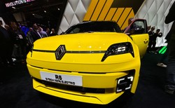 Nowe Renault 5 najlepszym autem 2025 roku. Zdeklasowało rywali