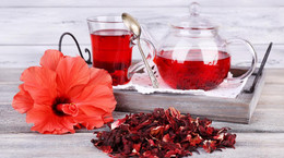 Hibiskus – herbata o właściwościach zdrowotnych i kosmetycznych [WYJAŚNIAMY]
