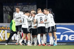 Legia ma ostatnią szansę, by zatrzymać Raków w marszu po mistrzostwo Polski