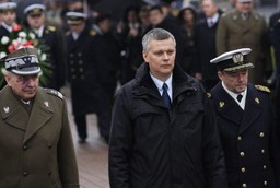 Siemoniak o uchodźcach: Sprawa jest trudna