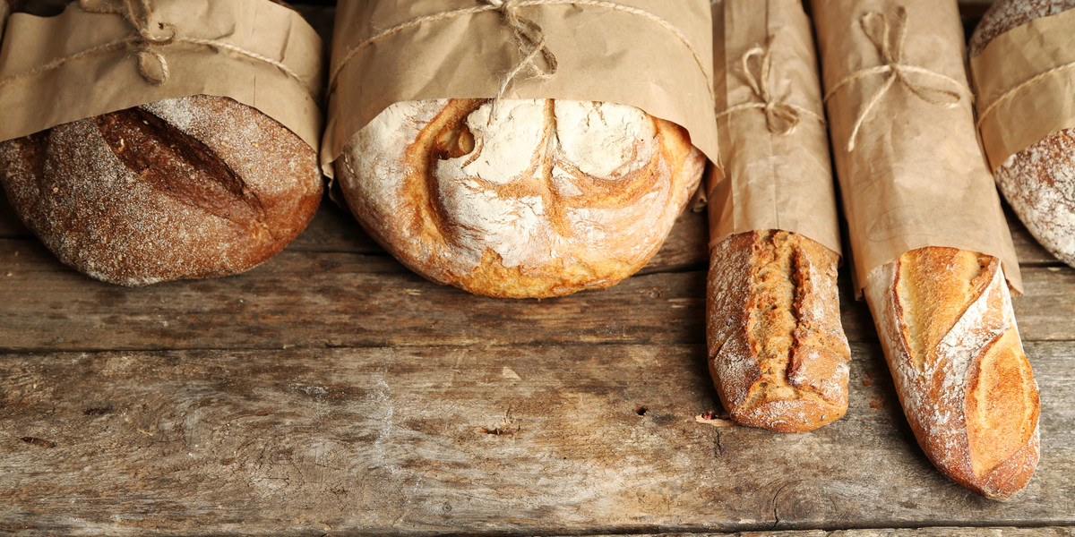 Chleb ze względu na zawartość glutenu może uczulać i powodowć złe samopoczucie