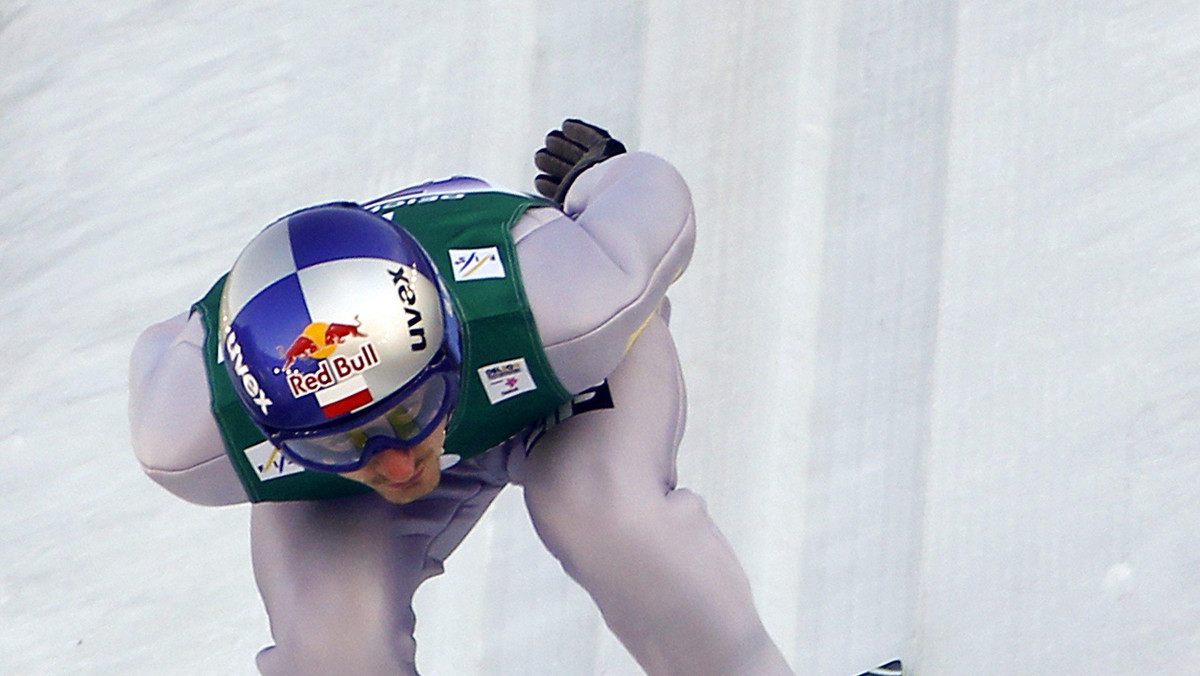 - Planica to bardzo szczególne miejsce dla mnie. Tutaj odbierałem swoje Kryształowe Kule. Mam nadzieję, że i tym razem będzie to dla miejsce szczęśliwe i uda mi się stanąć na trzecim stopniu podium klasyfikacji generalnej Pucharu Świata - powiedział Adam Małysz przed piątkowym konkursem Pucharu Świata w lotach narciarskich w słoweńskiej Planicy (HS 215). Rywalizacja na Velikance będzie ostatnią w karierze tego zawodnika.