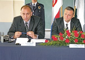 Sabac02 Vlatko Milovic i Slavisa Spasojevic, nacelnik PU Sabac, s leva na desno