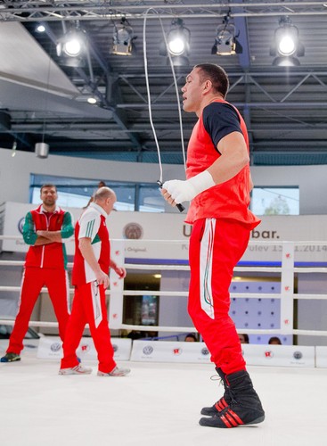 Władimir Kliczko i Kubrat Pulev trenują przed walką o mistrzowskie pasy