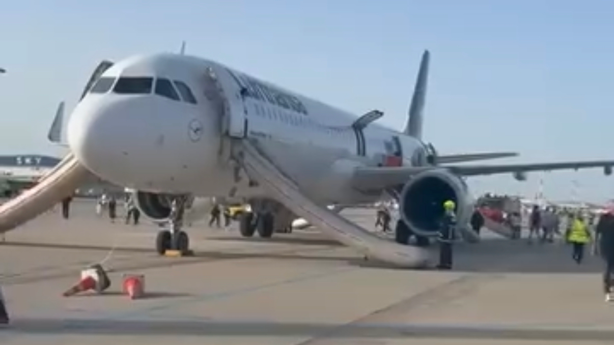 Lufthansa Airbus A321 Neo Evakuasyonu: 3 Kişi Hafif Yaralandı
