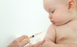 Szczepienie niemowląt przeciwko COVID-19. Uczeni mają plan, badania trwają