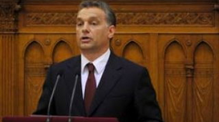 Hogy alkotmányoz Orbán?