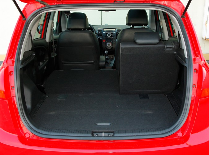 Kia Venga - Toyota niech się schowa