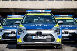 czy gmina musi żądać zwrotu środków przekazanych policji, jeśli nie ku